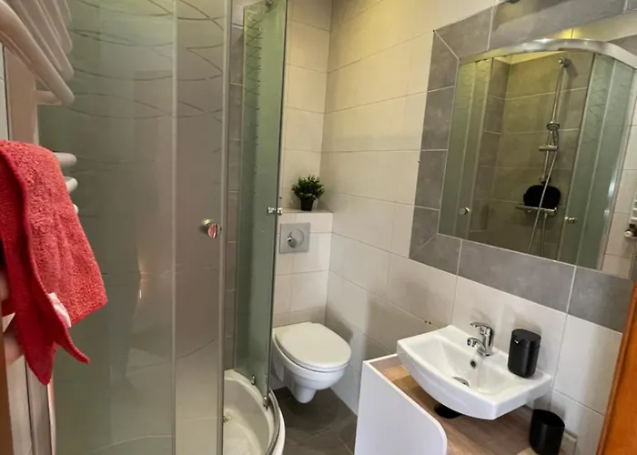 Przystanek - Ul Wilcza 3a Appartement